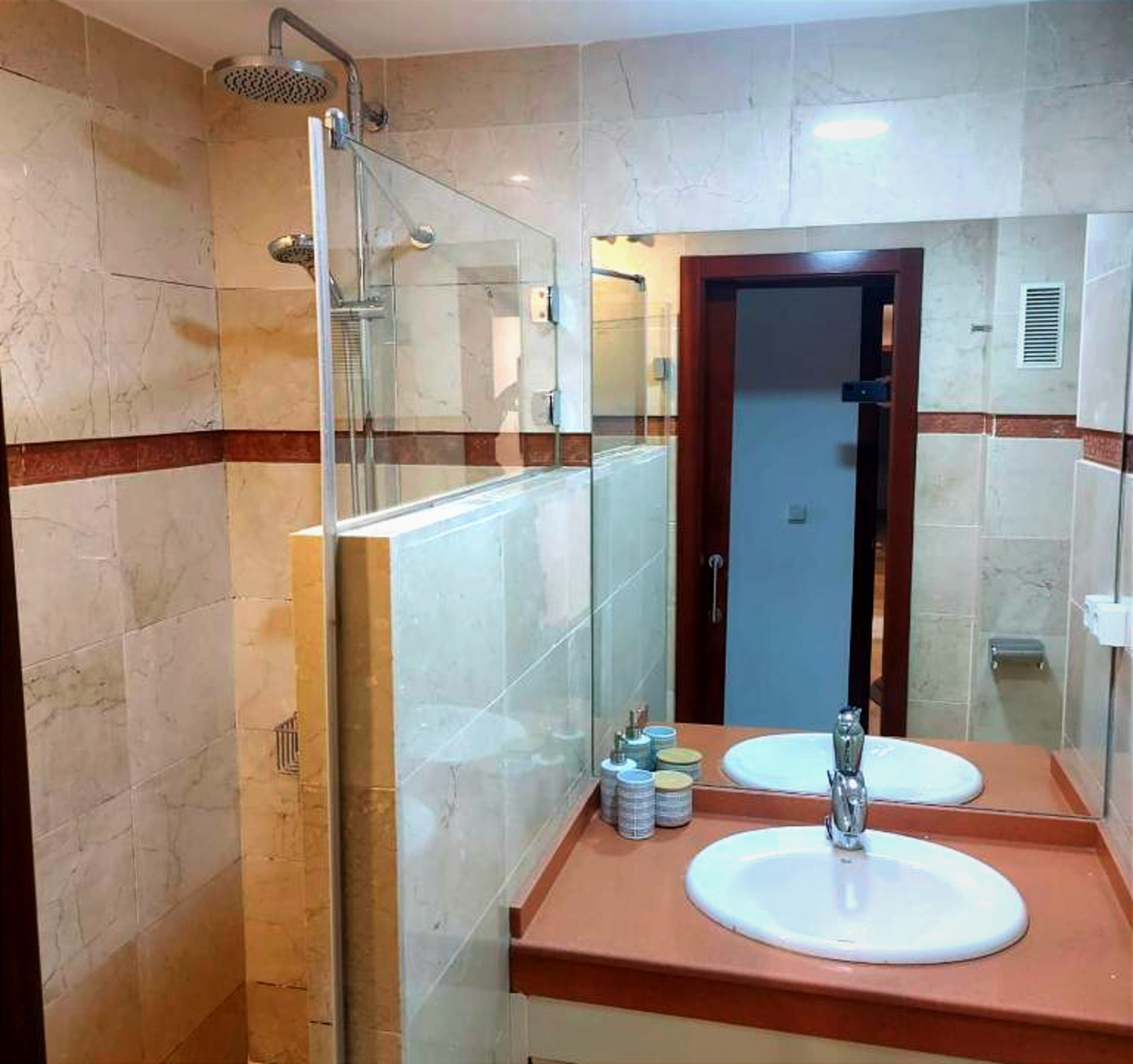 Piso de 140 m² en Ceuta