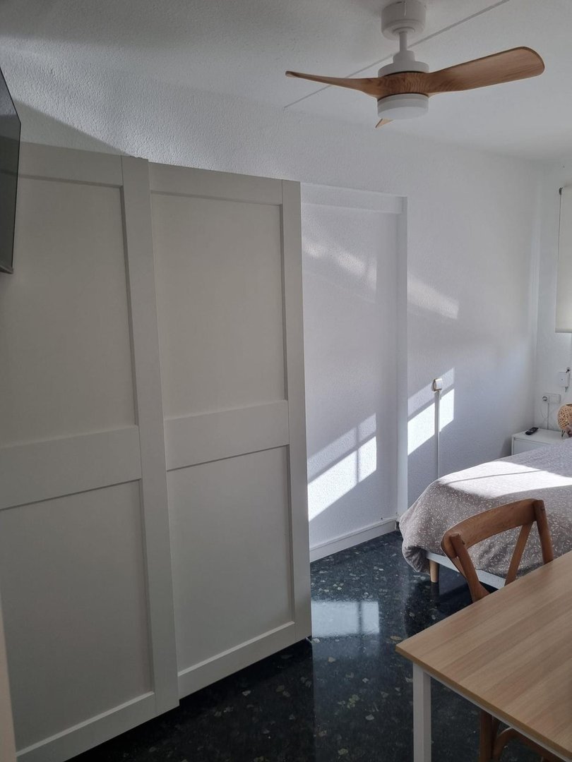 Habitació de lloguer, la Pobla de Farnals
