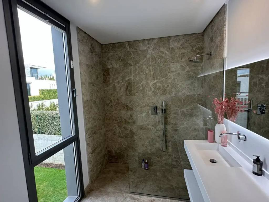 Casa de 435 m² en Estepona