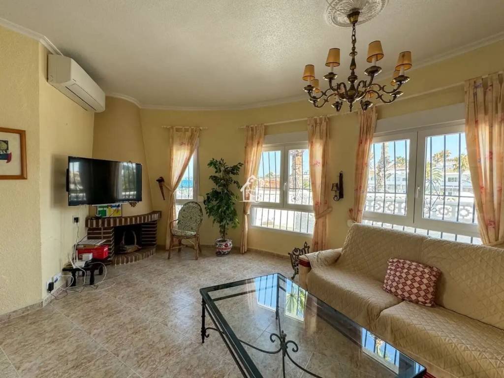 Casa de 250 m² a Oriola