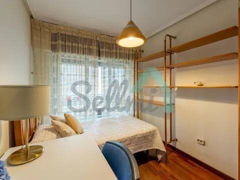 Piso de 122 m² en Oviedo