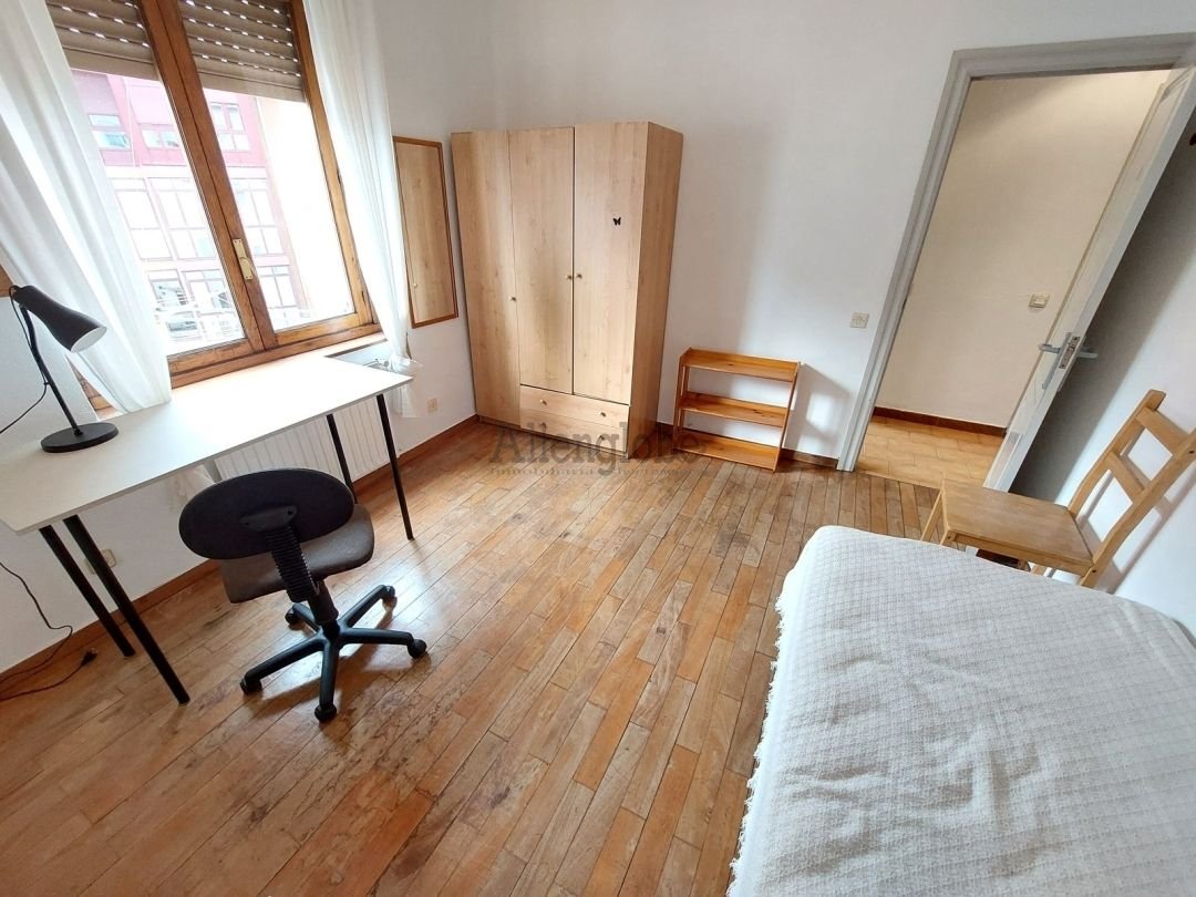 Piso de 99 m² en Oviedo