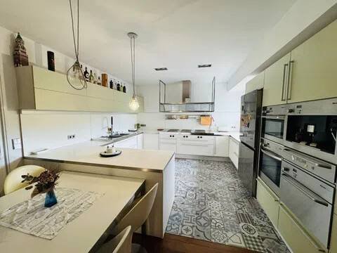 Habitación 450 m², Gerona