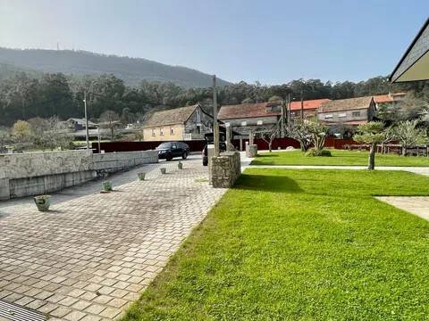 Casa de 496 m² en Vilaboa