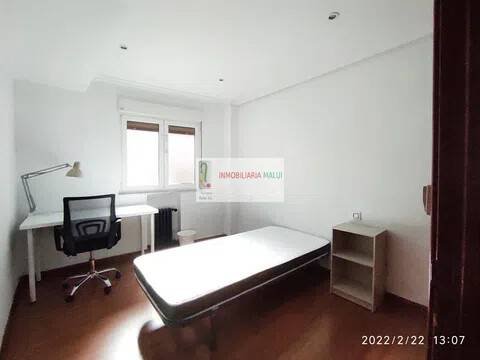 Piso de 180 m² en Oviedo