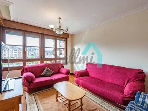 Pis de 111 m² a Oviedo
