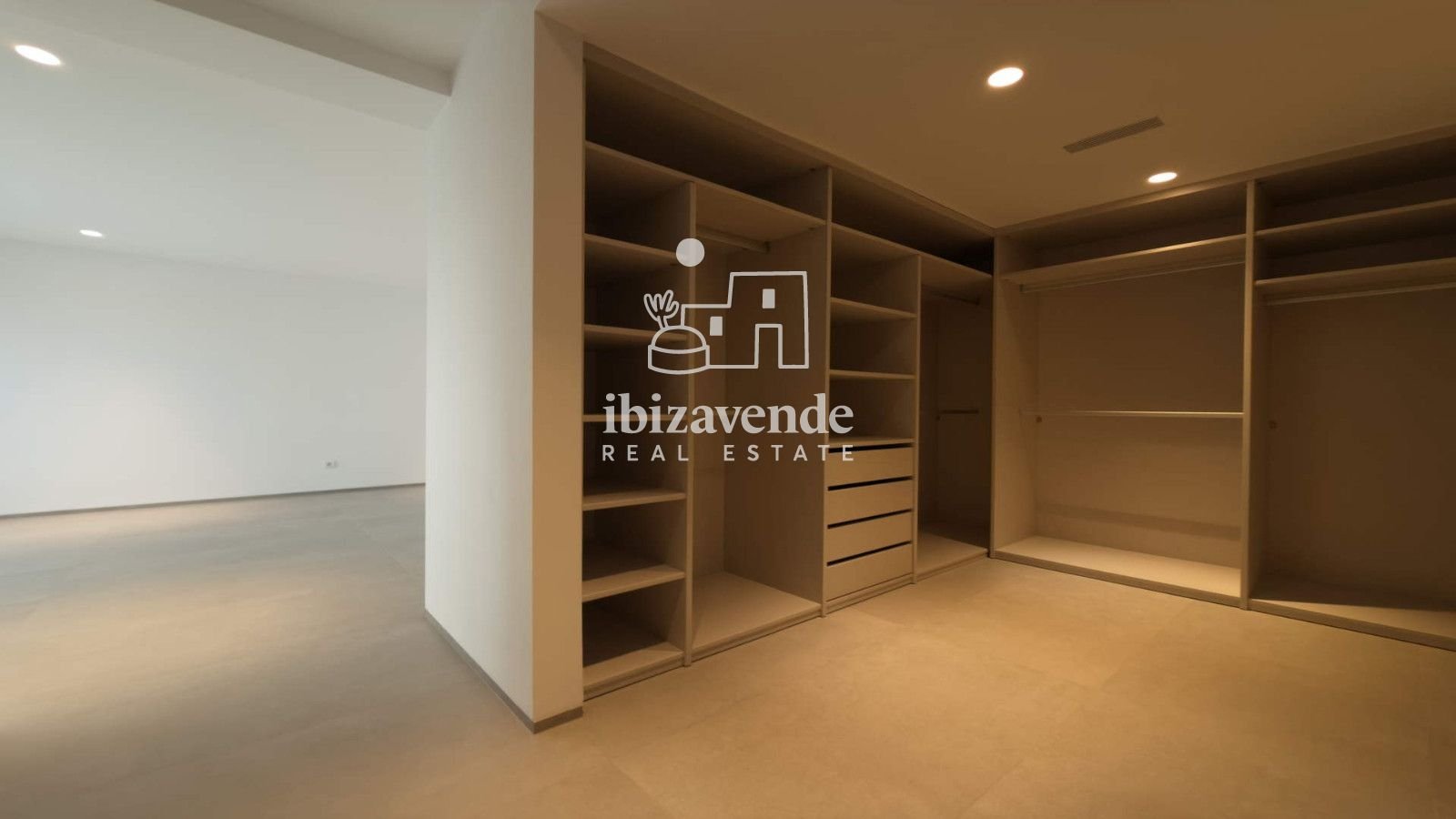 Дом 595 м² в Santa Eulària des Riu