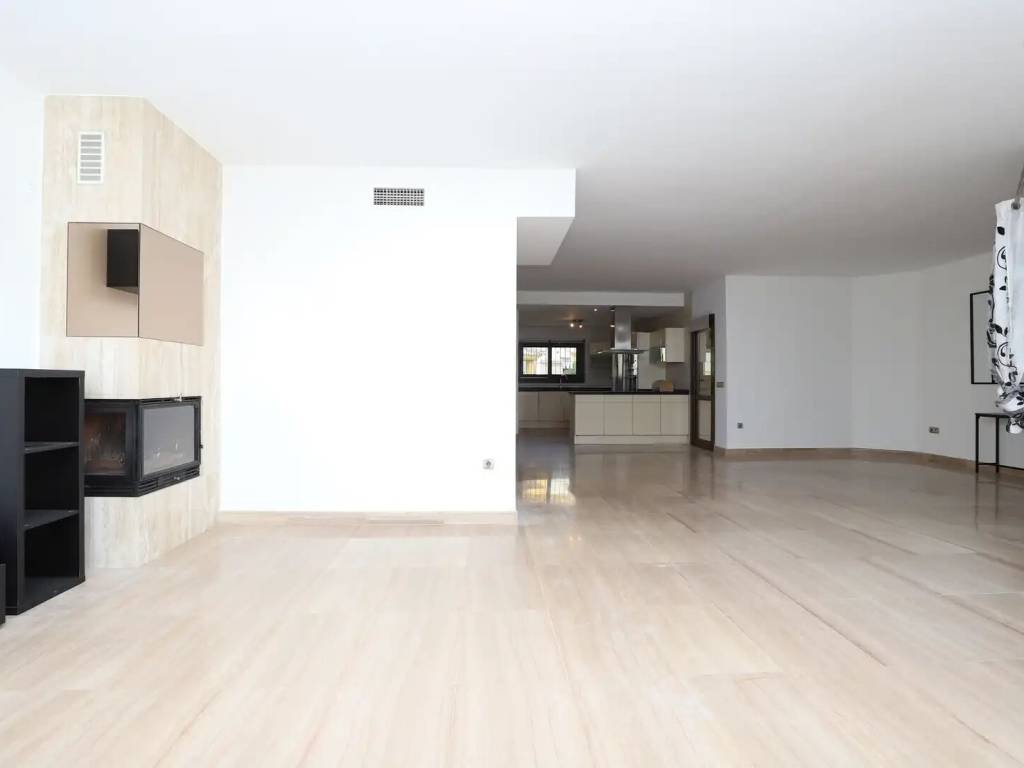 House 335 m² in Mijas