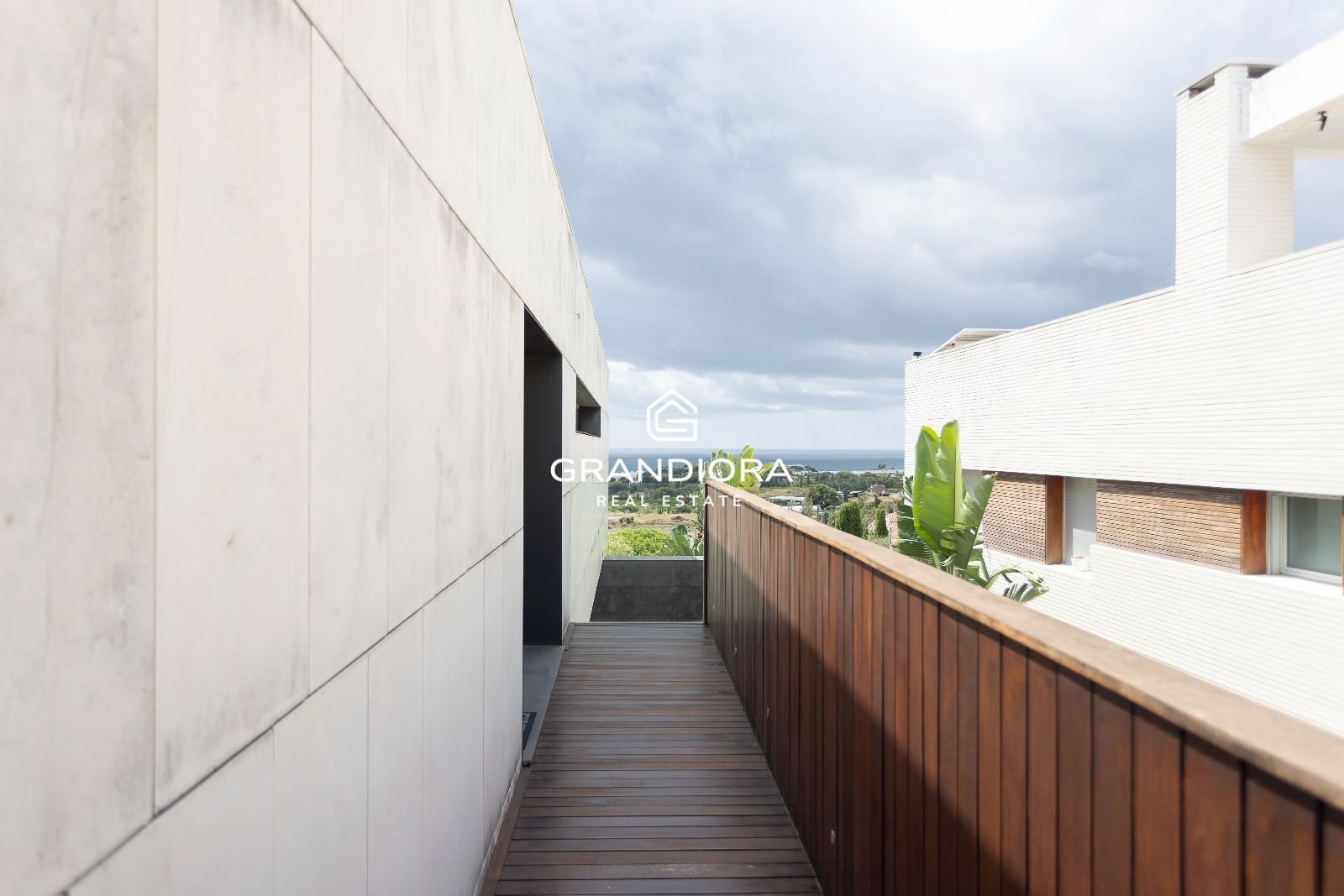 Casa de 450 m² en Población de Arroyo