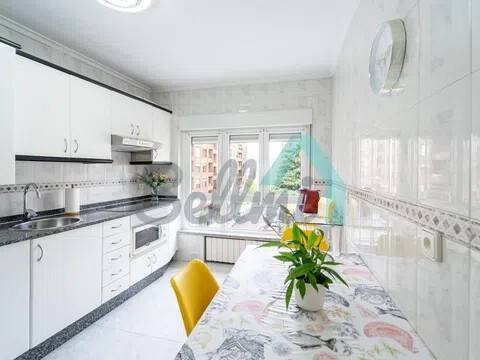 Piso de 81 m² en Oviedo