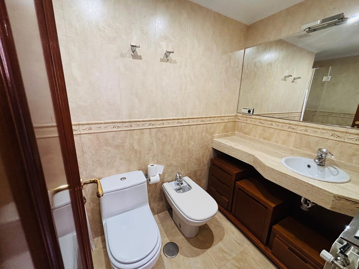 Piso de 140 m² en Granada