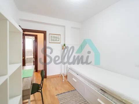 Piso de 67 m² en Oviedo