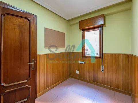 Piso de 131 m² en Oviedo