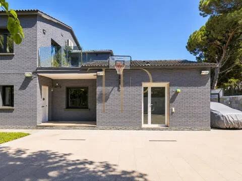 Casa de 350 m² en Castelldefels