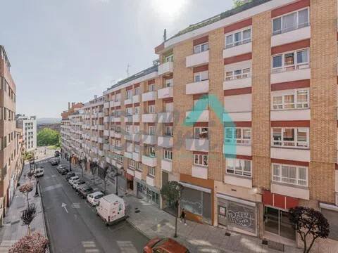 Pis de 95 m² a Oviedo