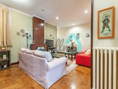 Piso de 146 m² en Oviedo