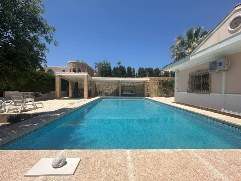 Casa de 306 m² en Alfaz del Pi