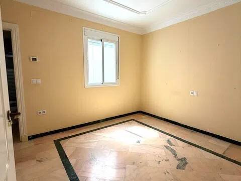 Piso de 80 m² en Tomares
