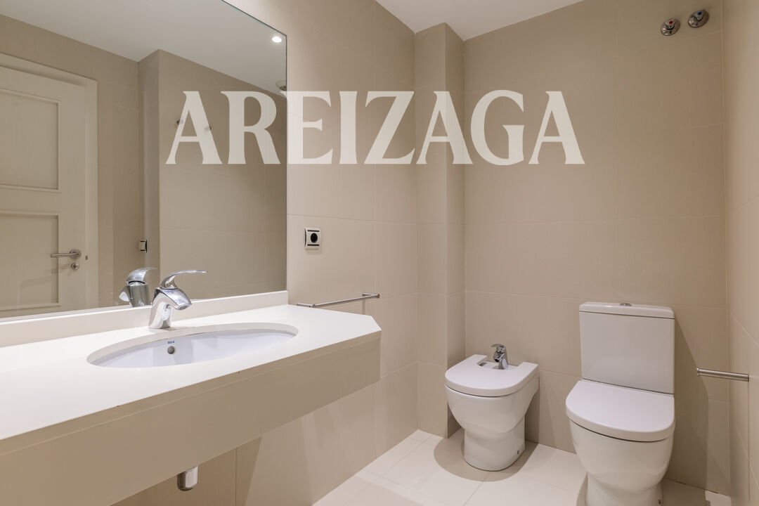 Piso de 85 m² en San Sebastián