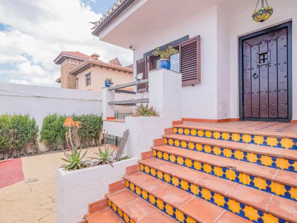 Casa de 350 m² en Las Gabias