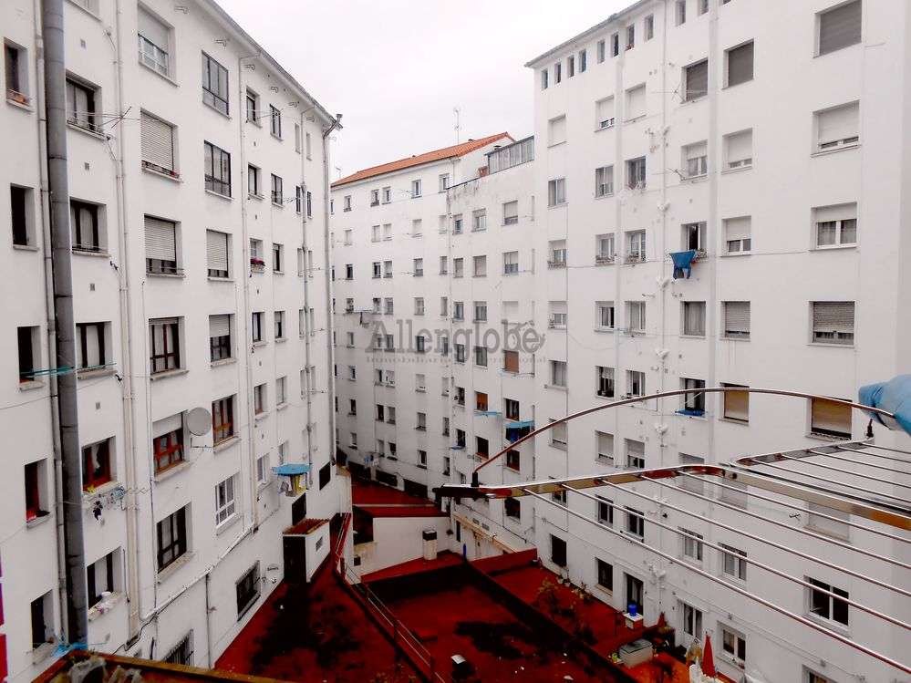 Piso de 90 m² en Oviedo