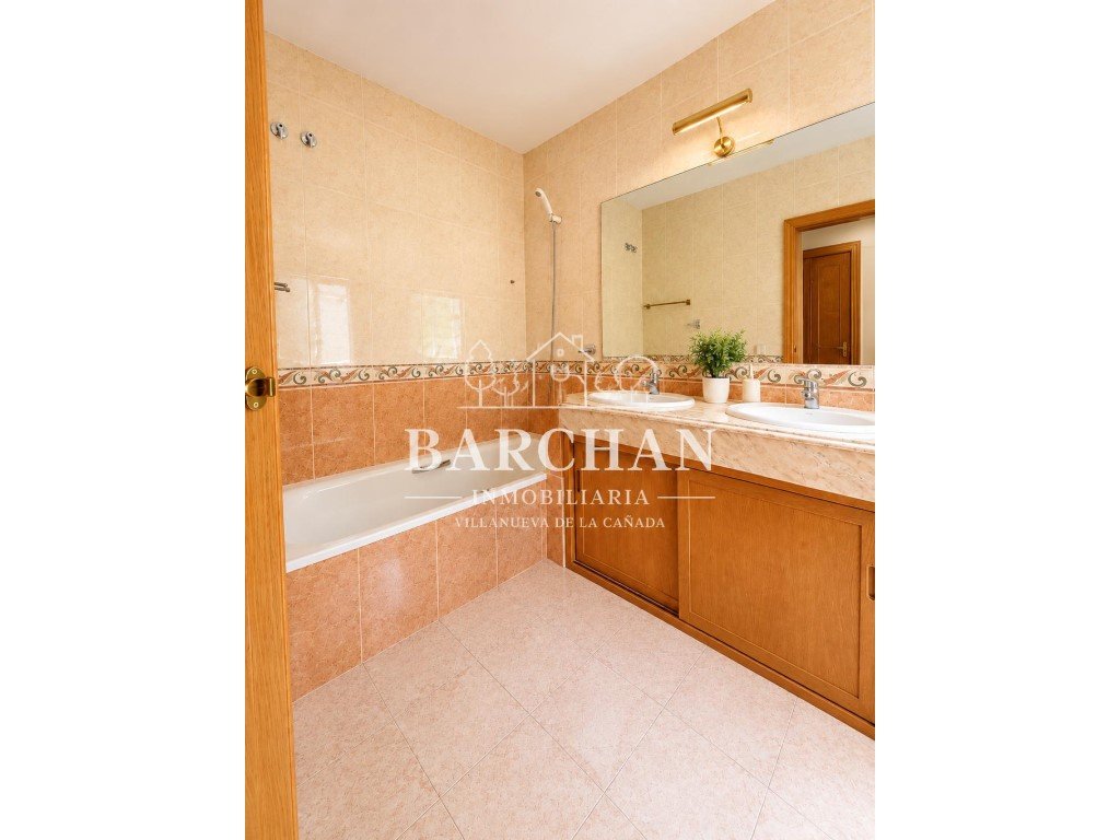 Casa de 300 m² a Villanueva de la Cañada