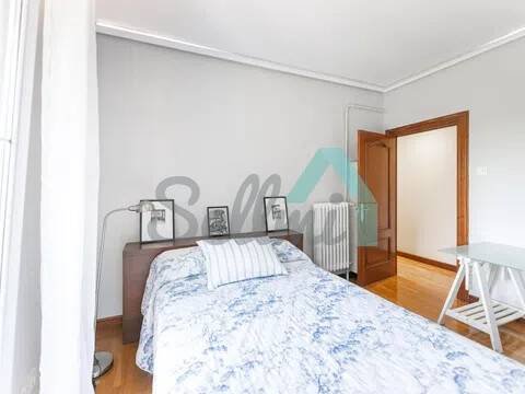 Piso de 104 m² en Oviedo