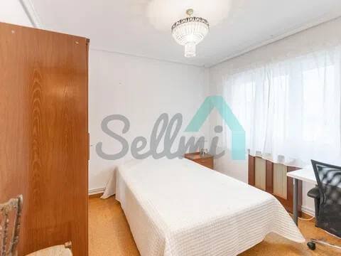 Piso de 80 m² en Oviedo