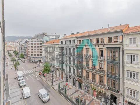 Piso de 166 m² en Oviedo