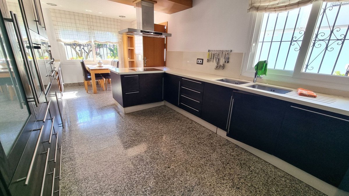 Casa de 593 m² en Luque