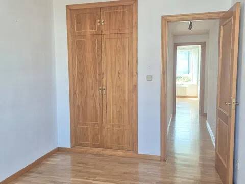Piso de 100 m² en Oleiros