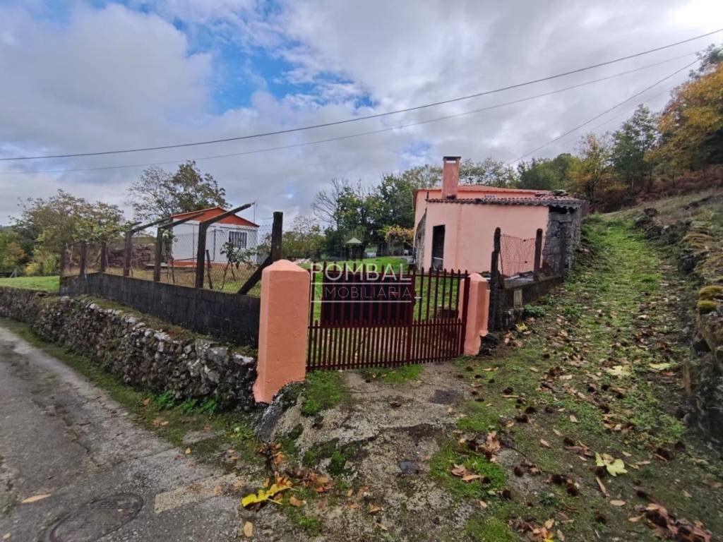 Casa de 97 m² en Parada de Sil