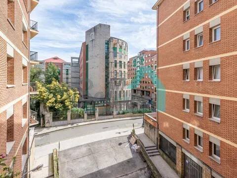 Piso de 106 m² en Oviedo