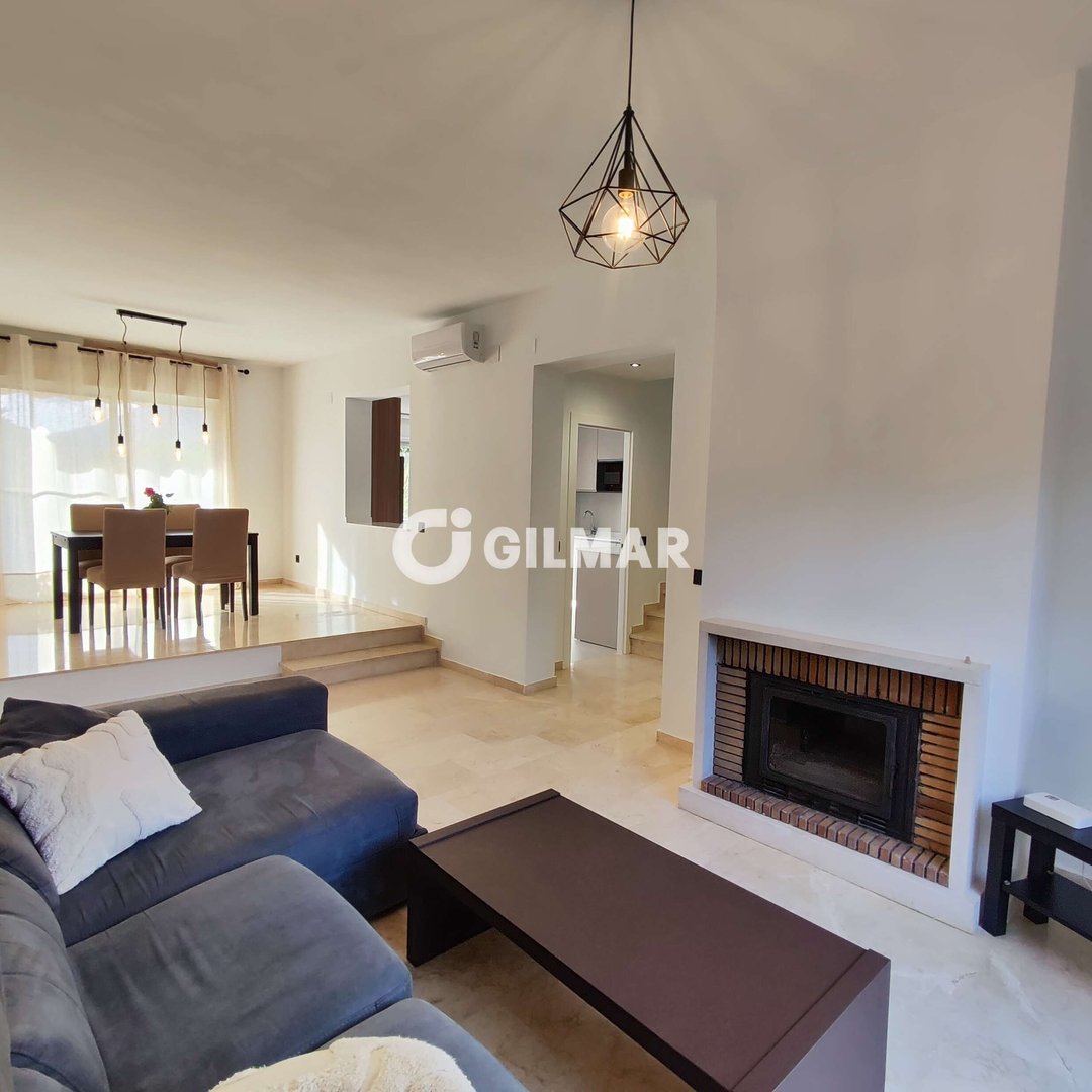 Casa de 220 m² en Estepona