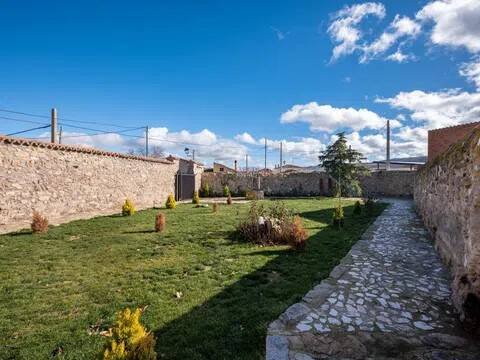 Casa de 169 m² en Gemuño