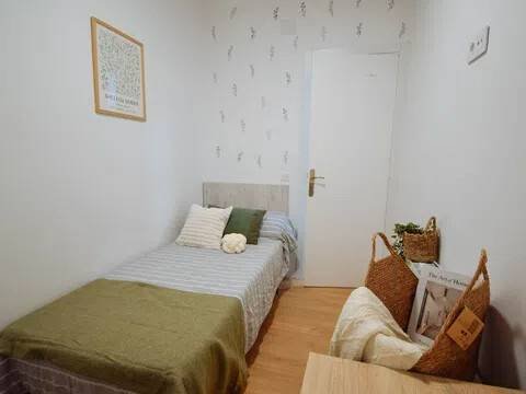 Habitación 140 m², Lérida