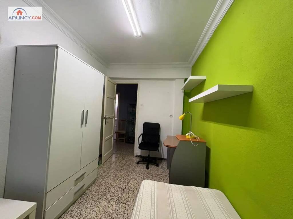 Piso de 80 m² en Sevilla