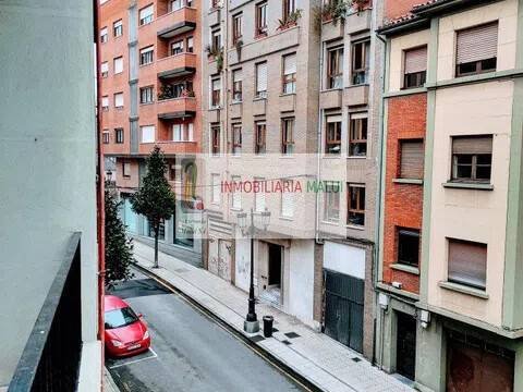 Pis de 85 m² a Oviedo