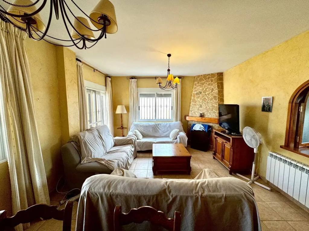 Casa de 150 m² en Jacarilla