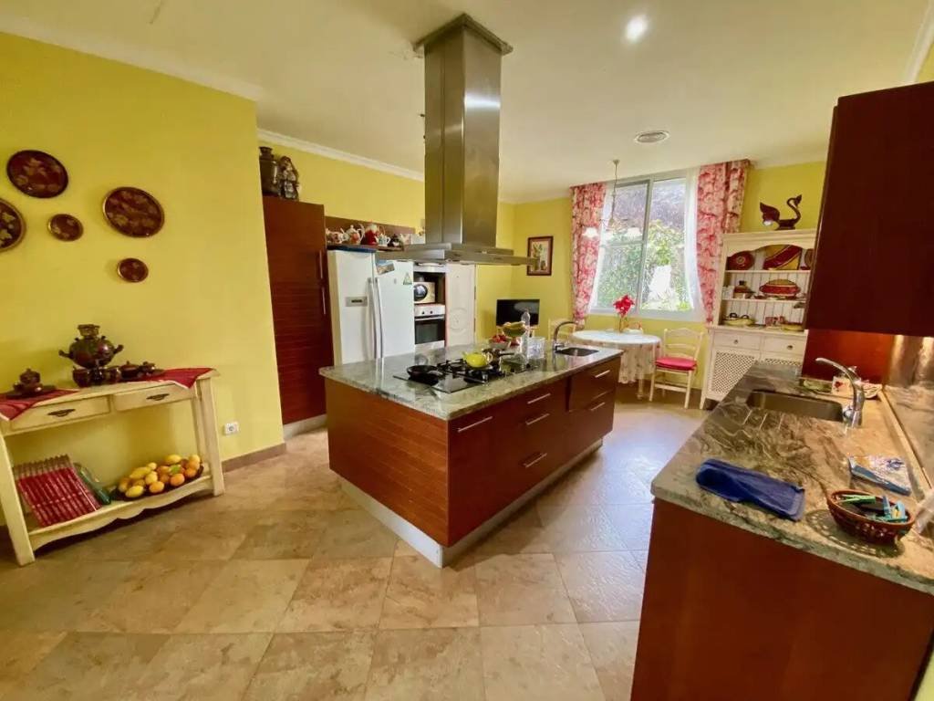 Casa de 800 m² en Estepona