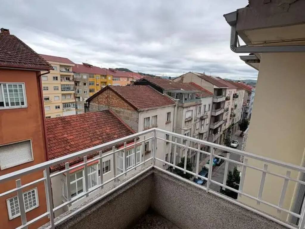 Pis de 95 m² a Ourense