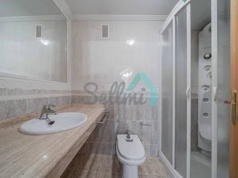 Piso de 69 m² en Oviedo
