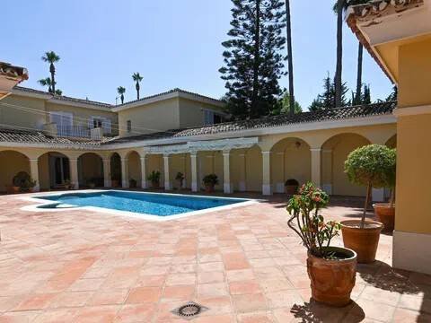 Casa de 971 m² en San Roque