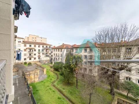 Pis de 80 m² a Oviedo