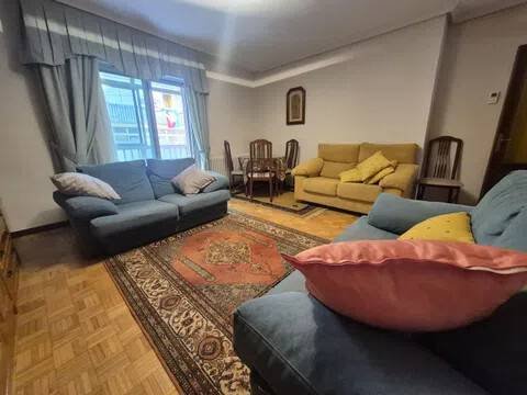 Room 100 m², Ávila