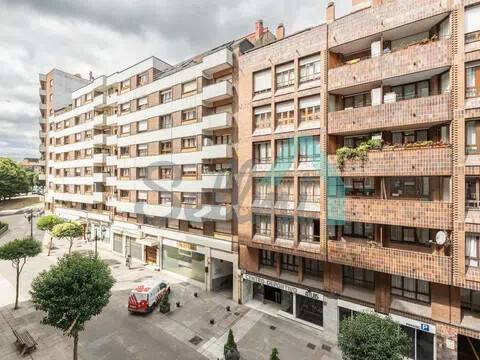Piso de 116 m² en Oviedo