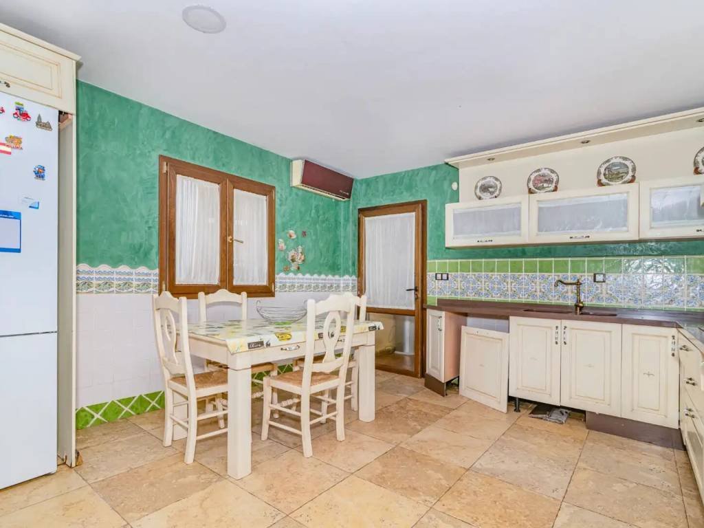 Casa de 350 m² en Las Gabias