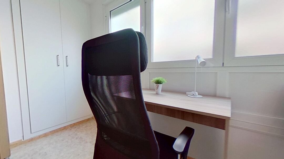 Habitación 70 m², Alicante