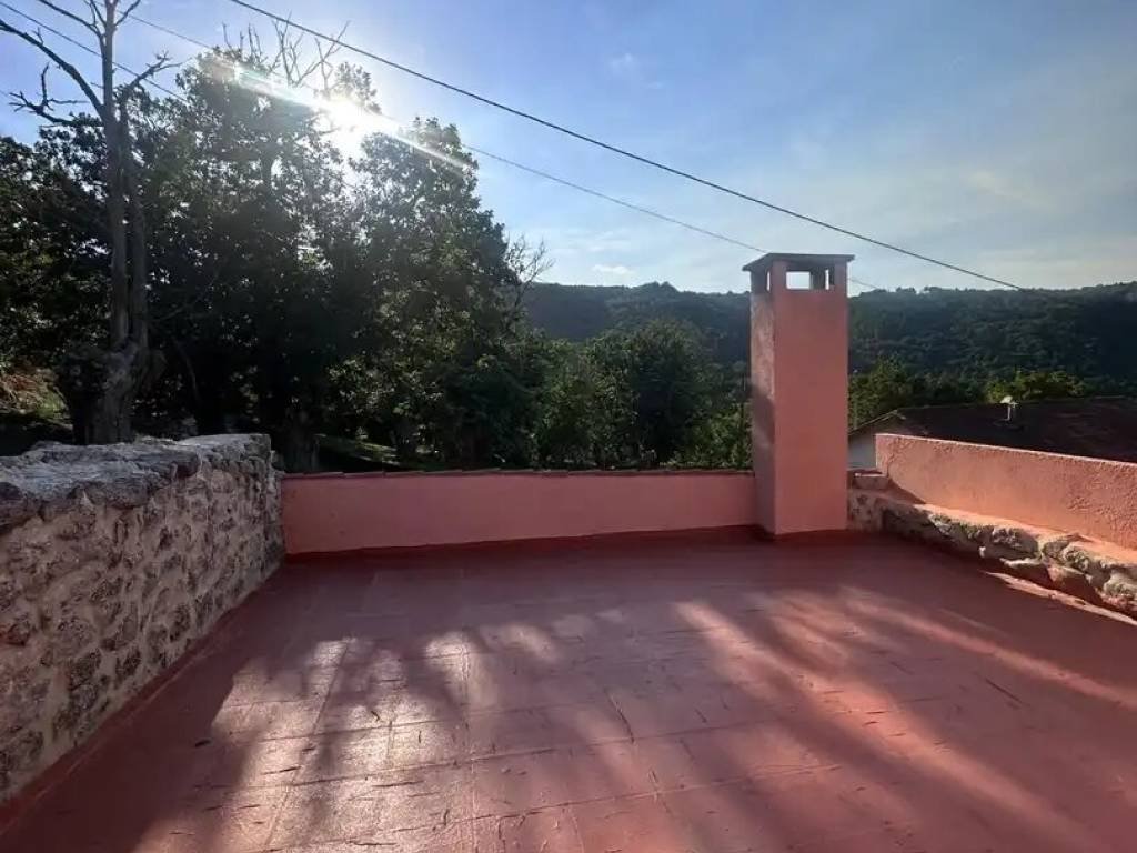Casa de 95 m² en Parada de Sil