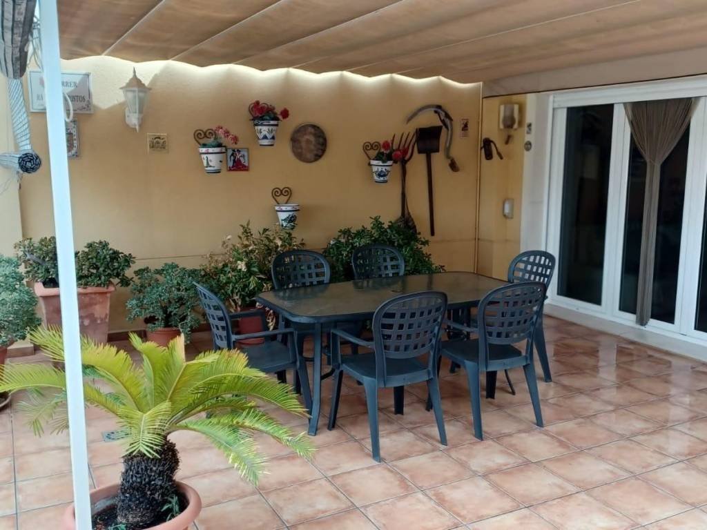 Casa de 220 m² a Petrer